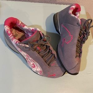 SOLD Awesome Pink & Gray Puma Cell Sneakers!